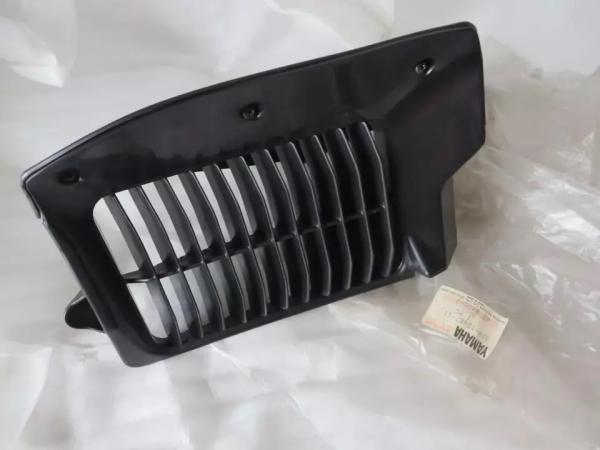 Yamaha Kühlerverkleidung DT80 LCI DT125 LC schwarz original 10V-12467-11 NEU